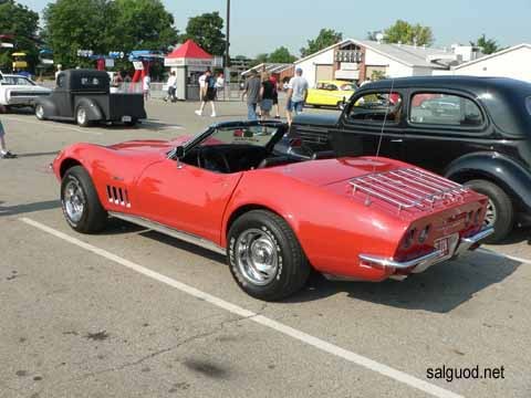 1969_Chevrolet_Corvette.jpg
