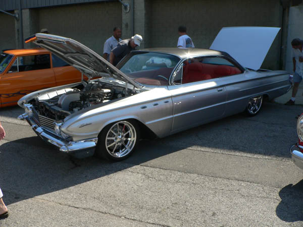 1961-ish_Buick-2